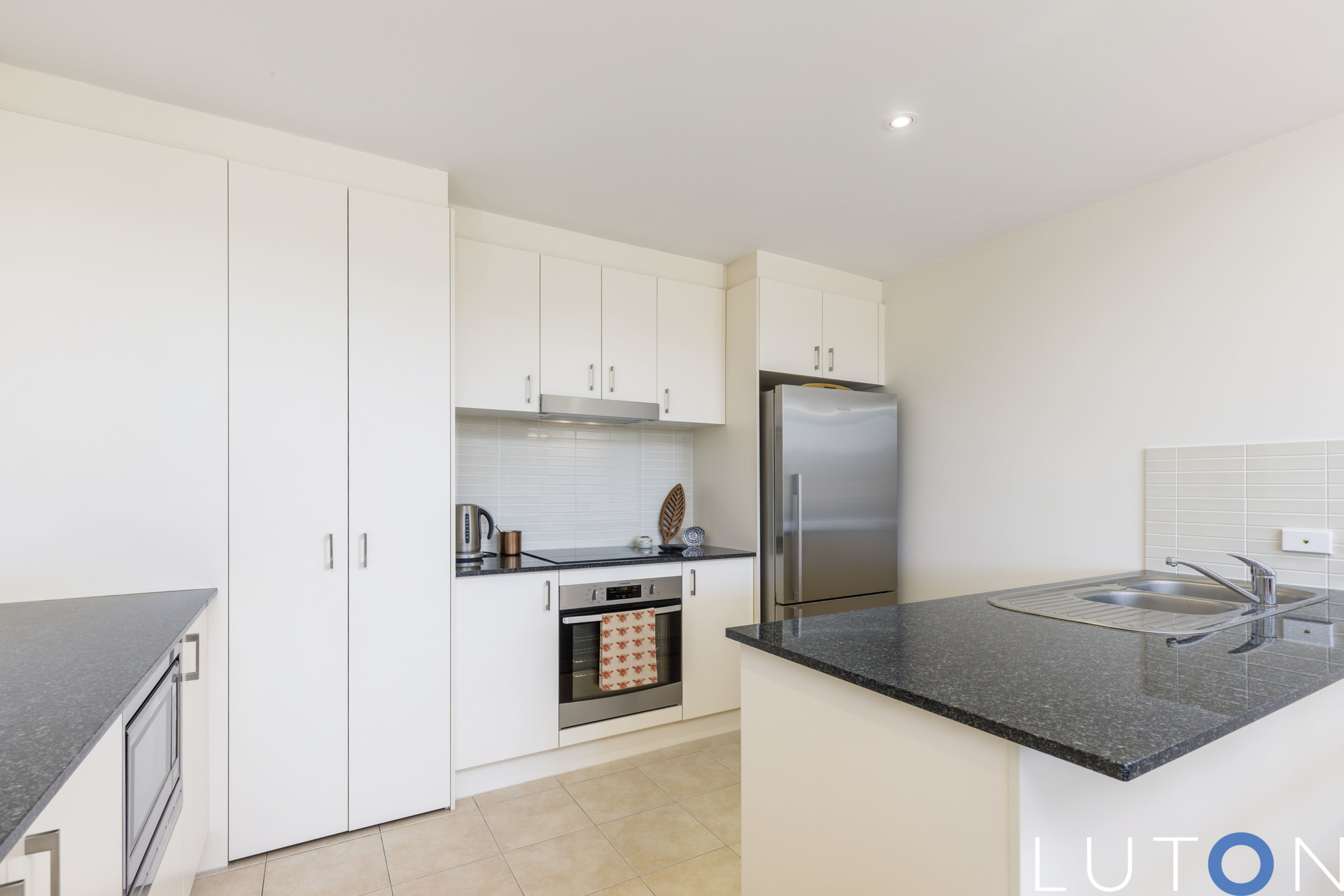 18/2 Eileen Good Street, Greenway ACT 2900