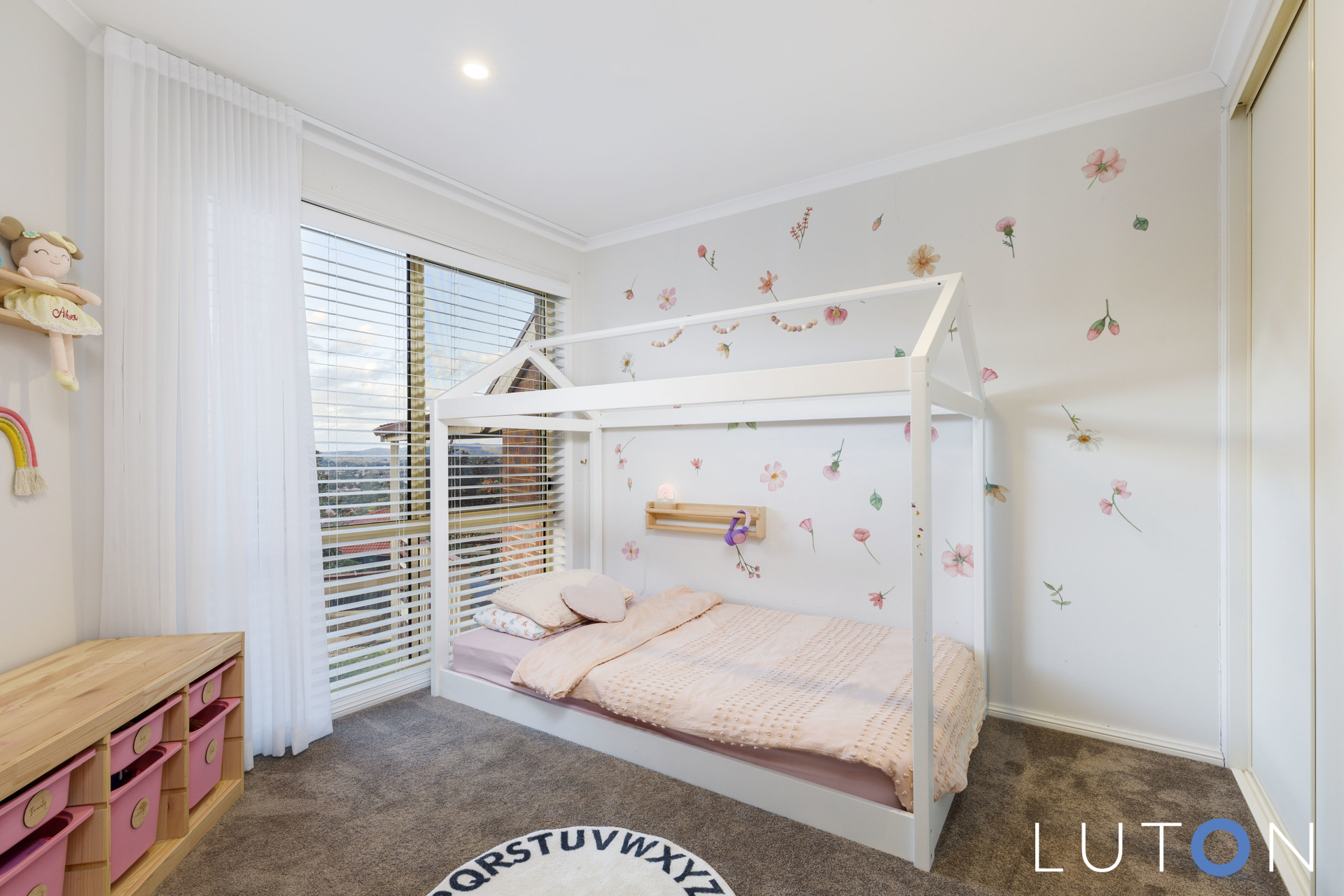6 Stan Ray Street, Gordon ACT 2906