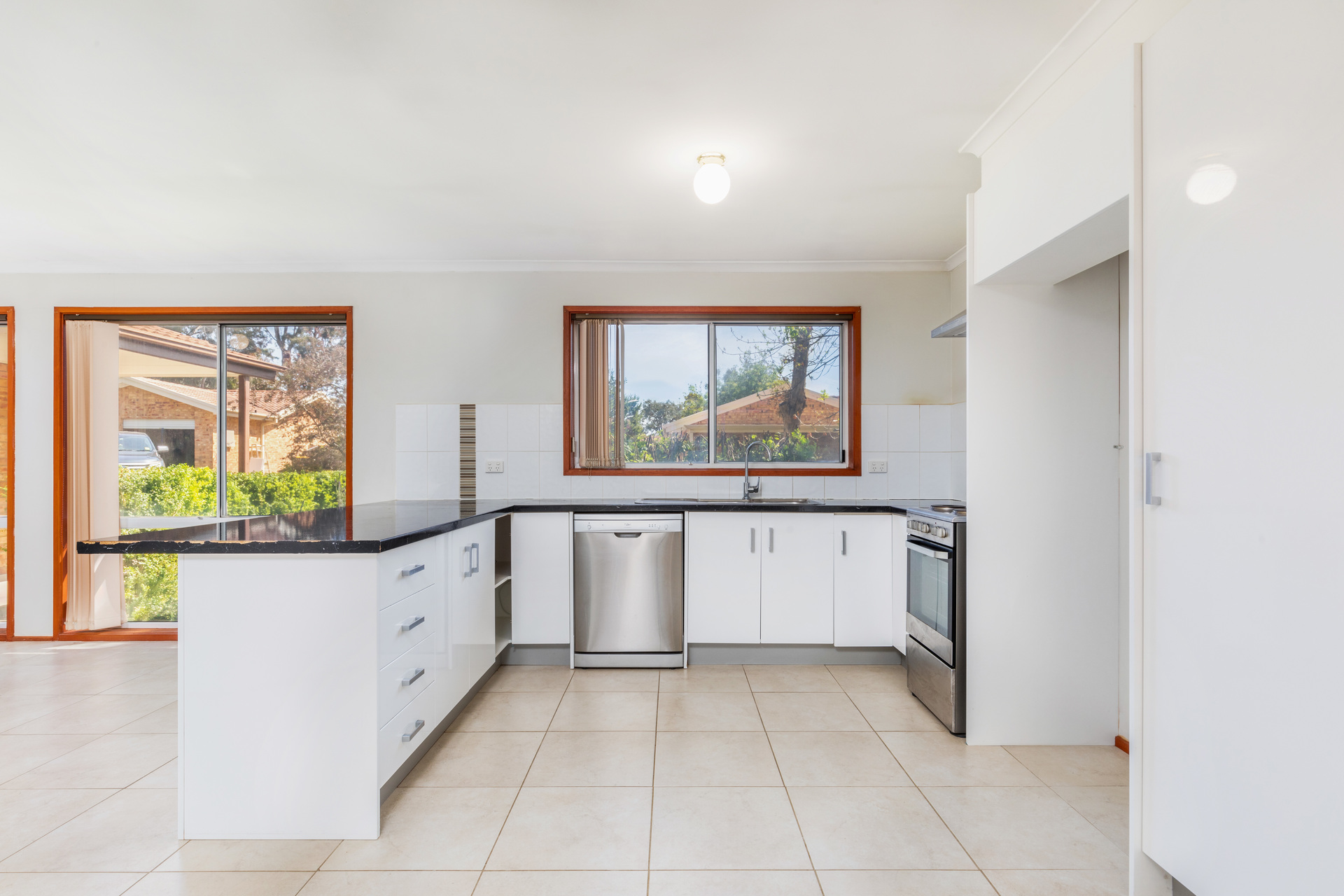 3/3 Steffanoni Circuit, Monash ACT 2904 Luton Properties