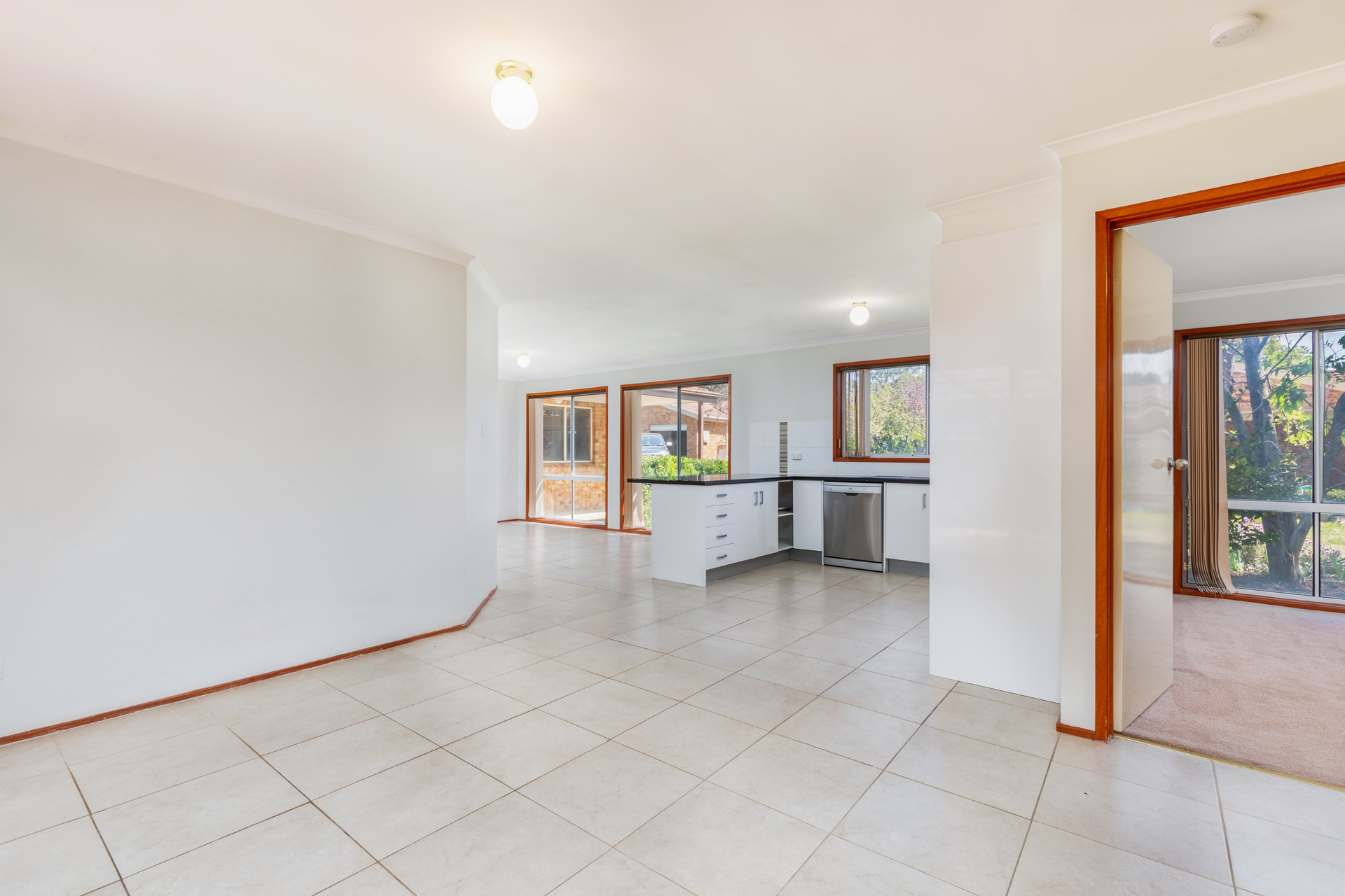 3/3 Steffanoni Circuit, Monash ACT 2904 Luton Properties
