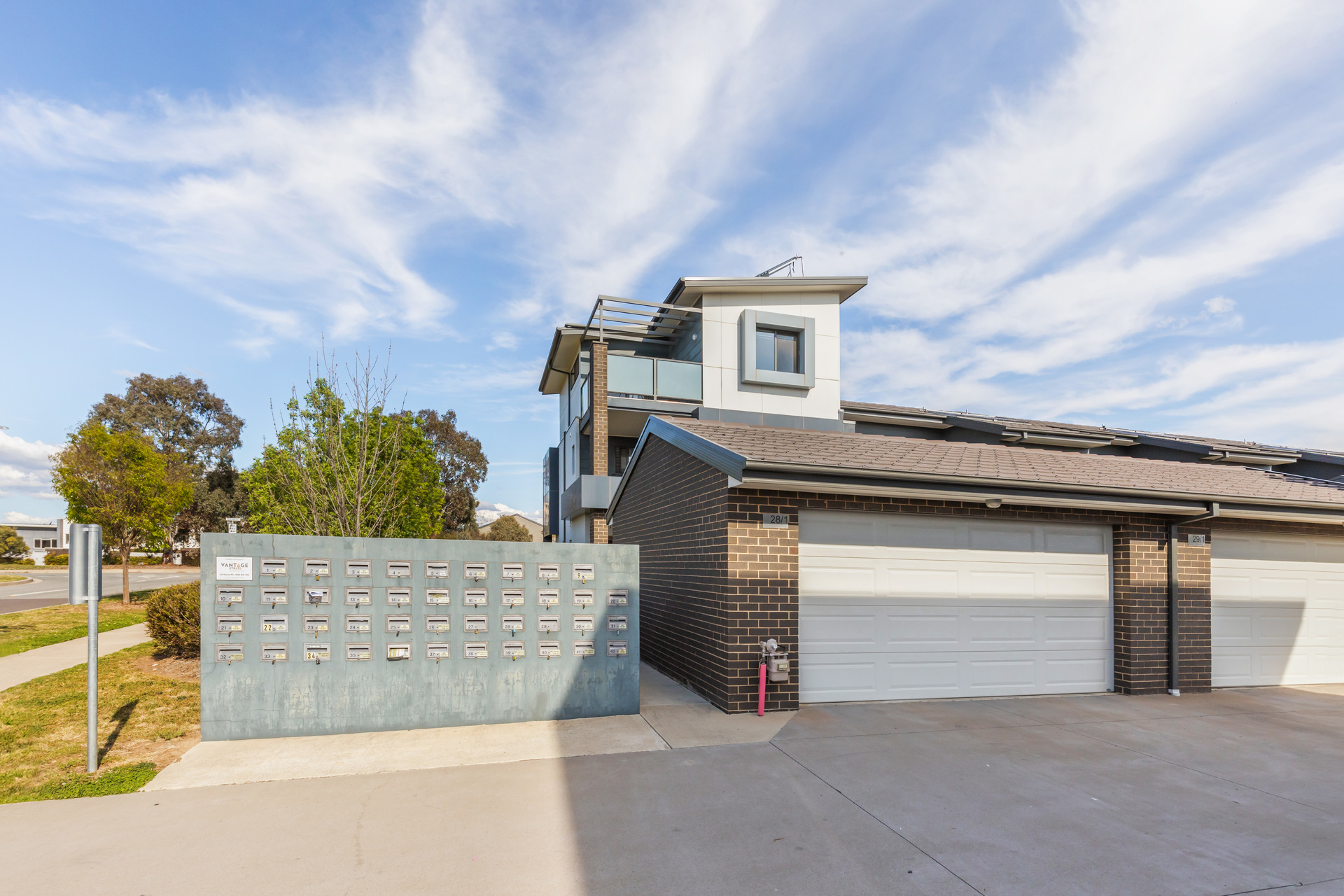 28/1 Gifford Street, Coombs ACT 2611 Luton Properties