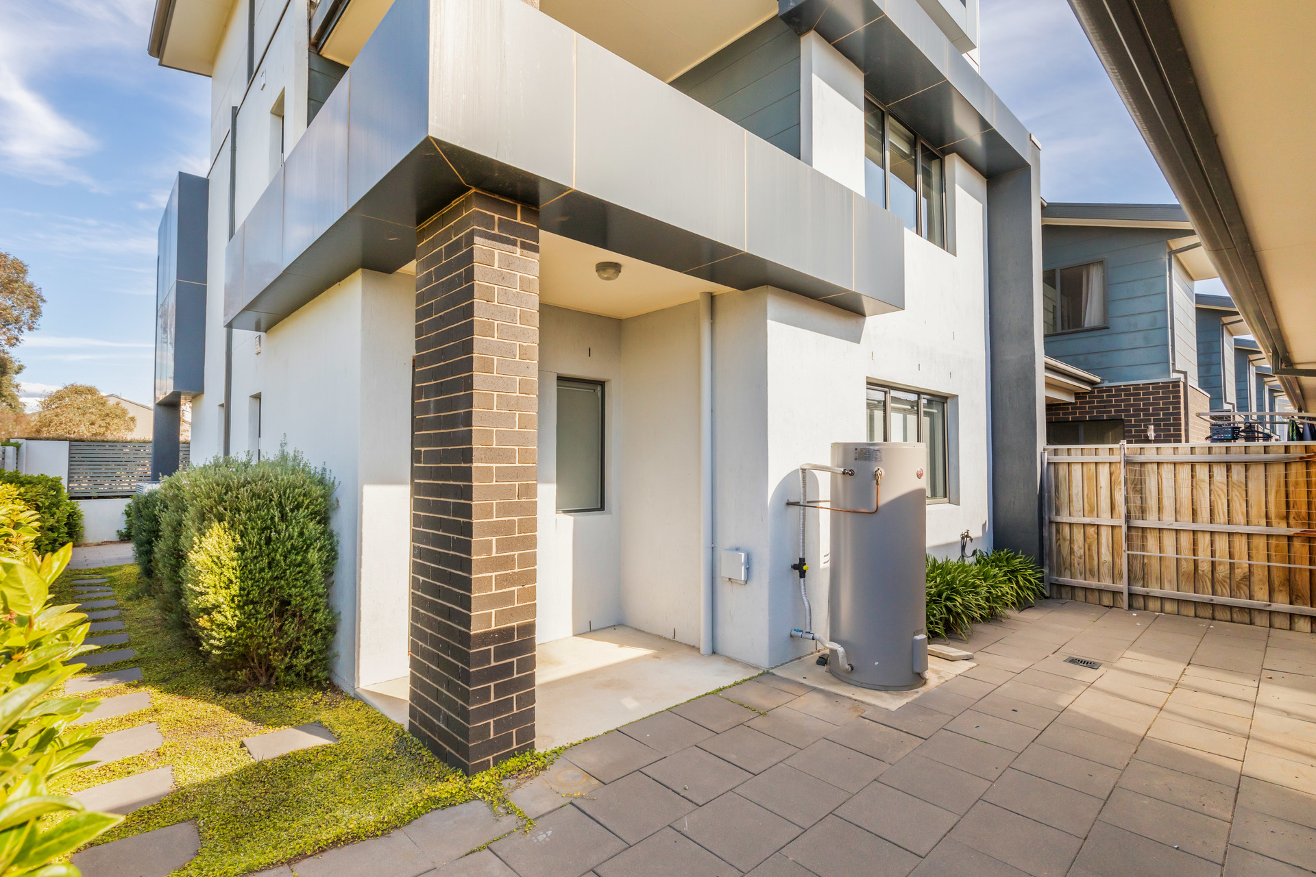 28/1 Gifford Street, Coombs ACT 2611 Luton Properties