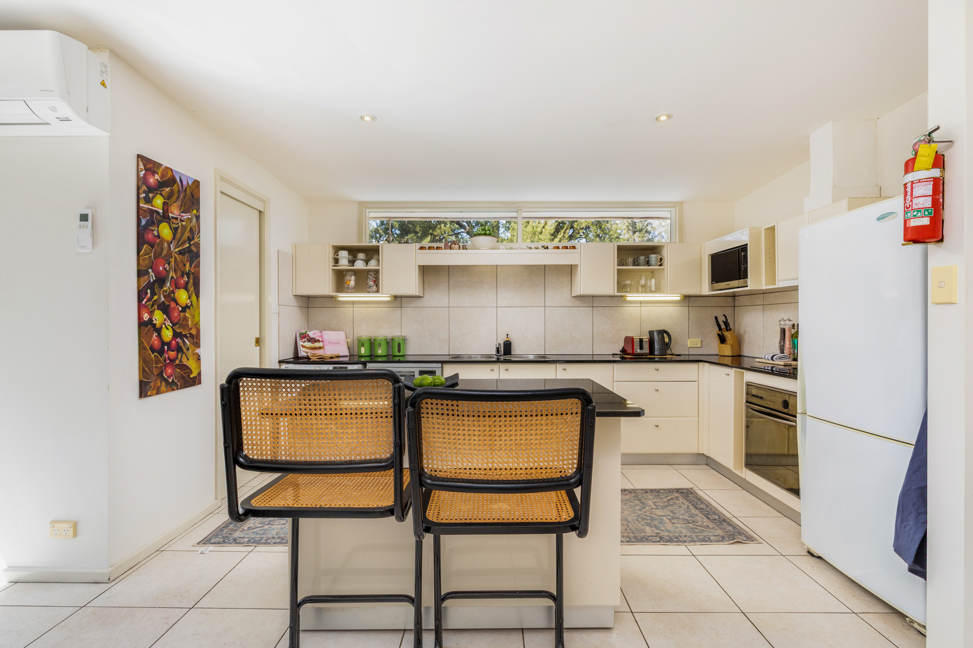 Photo of 10 Schlich Street,, Yarralumla
				
						ACT
			2600