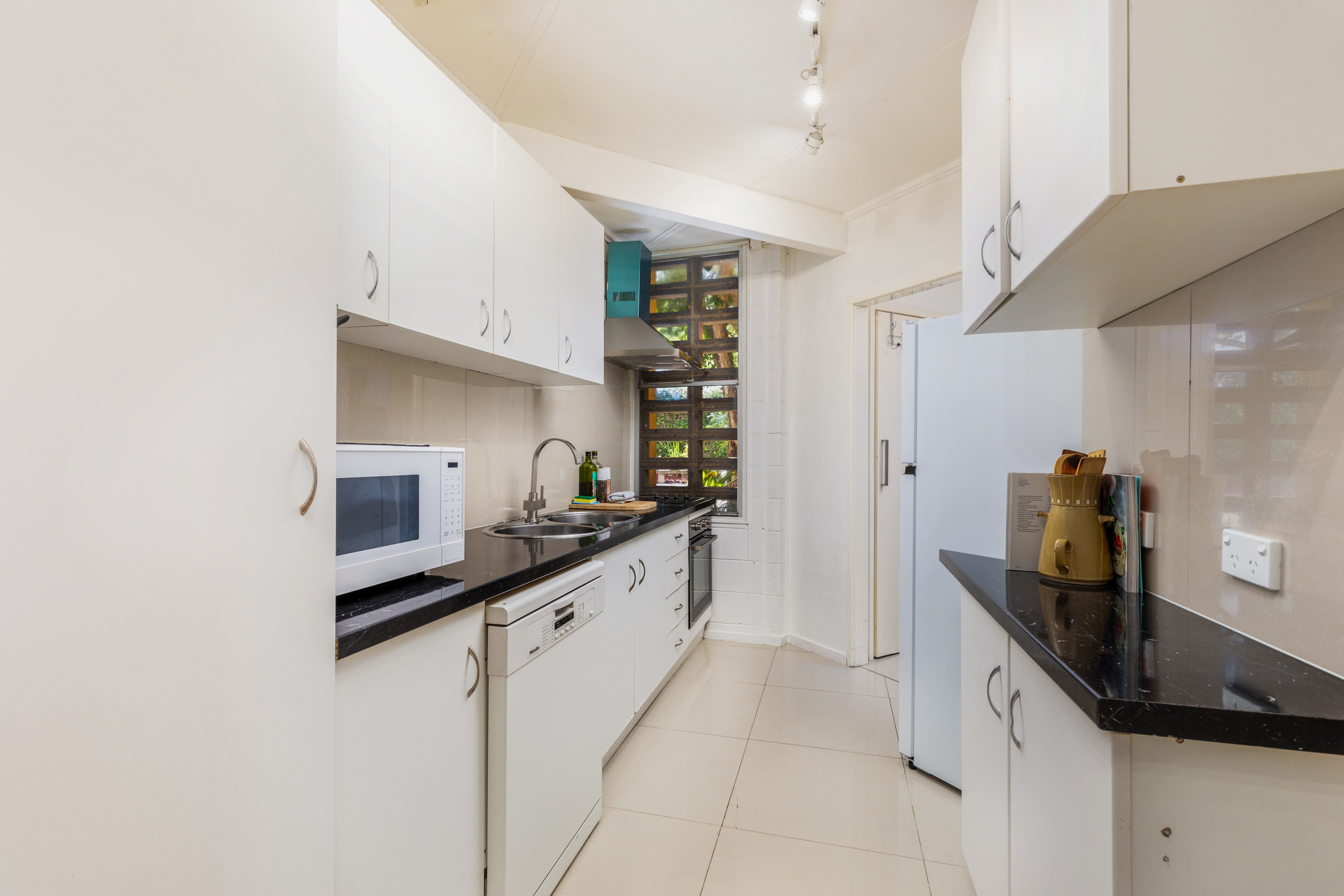 Photo of 10 Schlich Street,, Yarralumla
				
						ACT
			2600