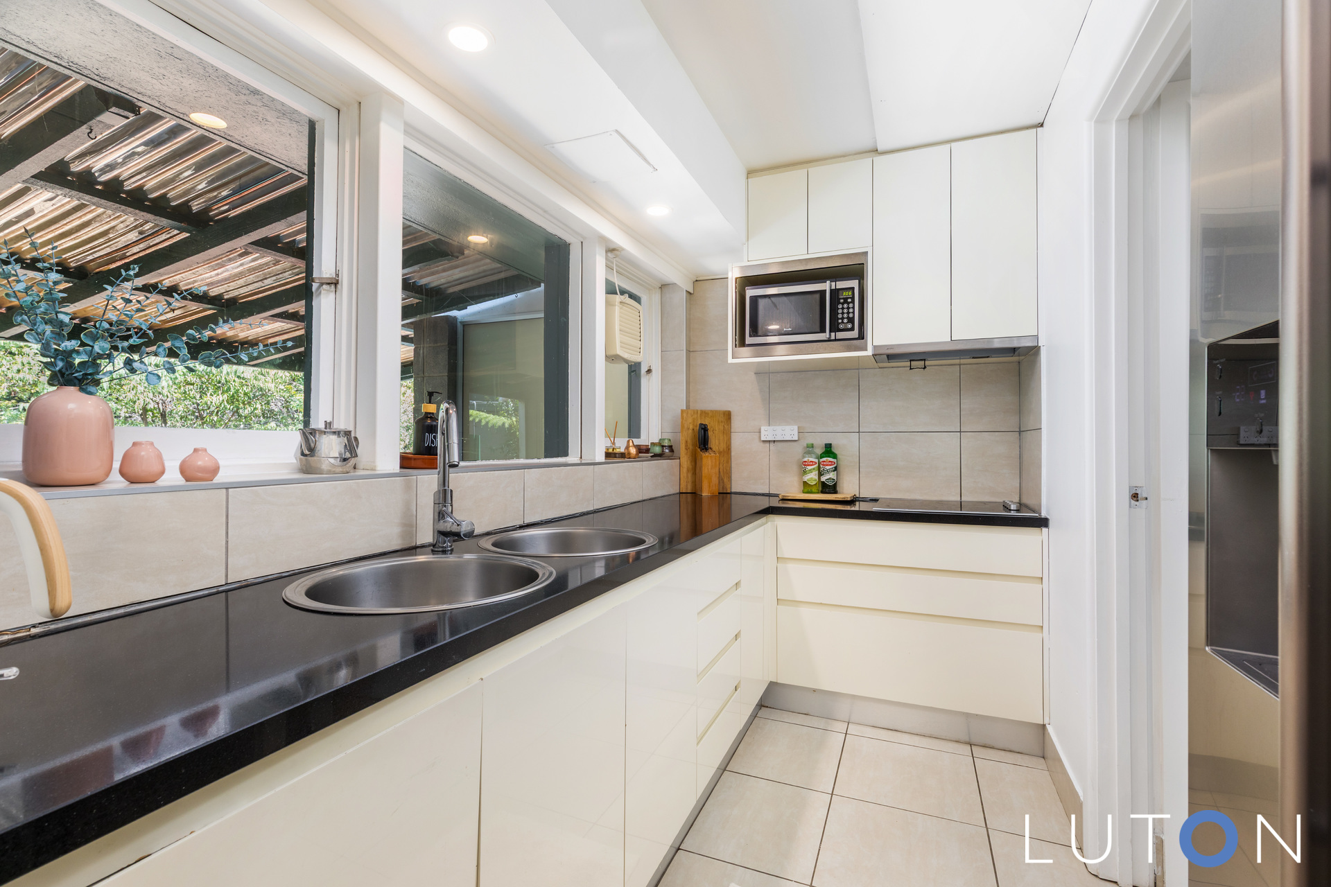 Photo of 10 Schlich Street,, Yarralumla
				
						ACT
			2600