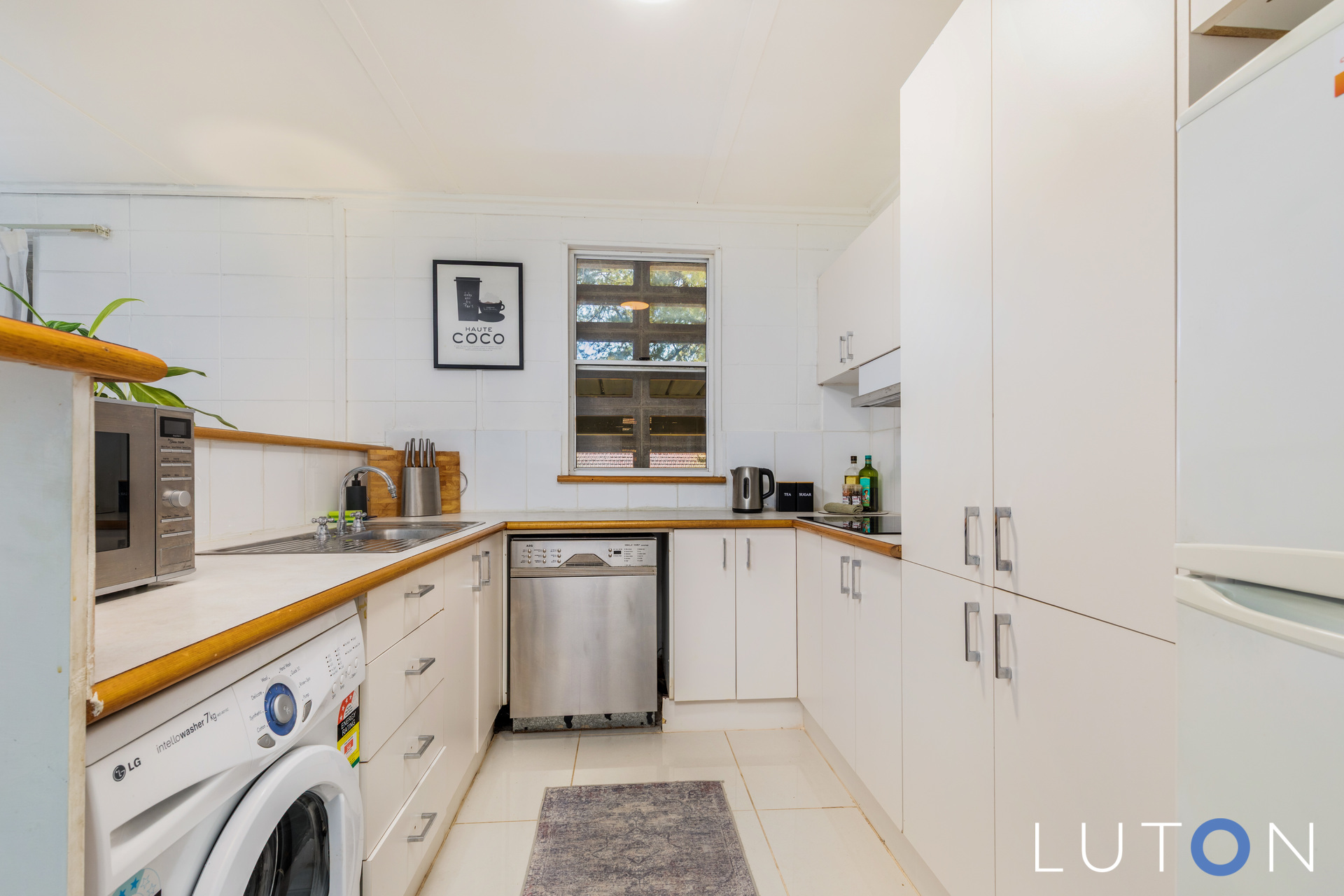 Photo of 10 Schlich Street,, Yarralumla
				
						ACT
			2600