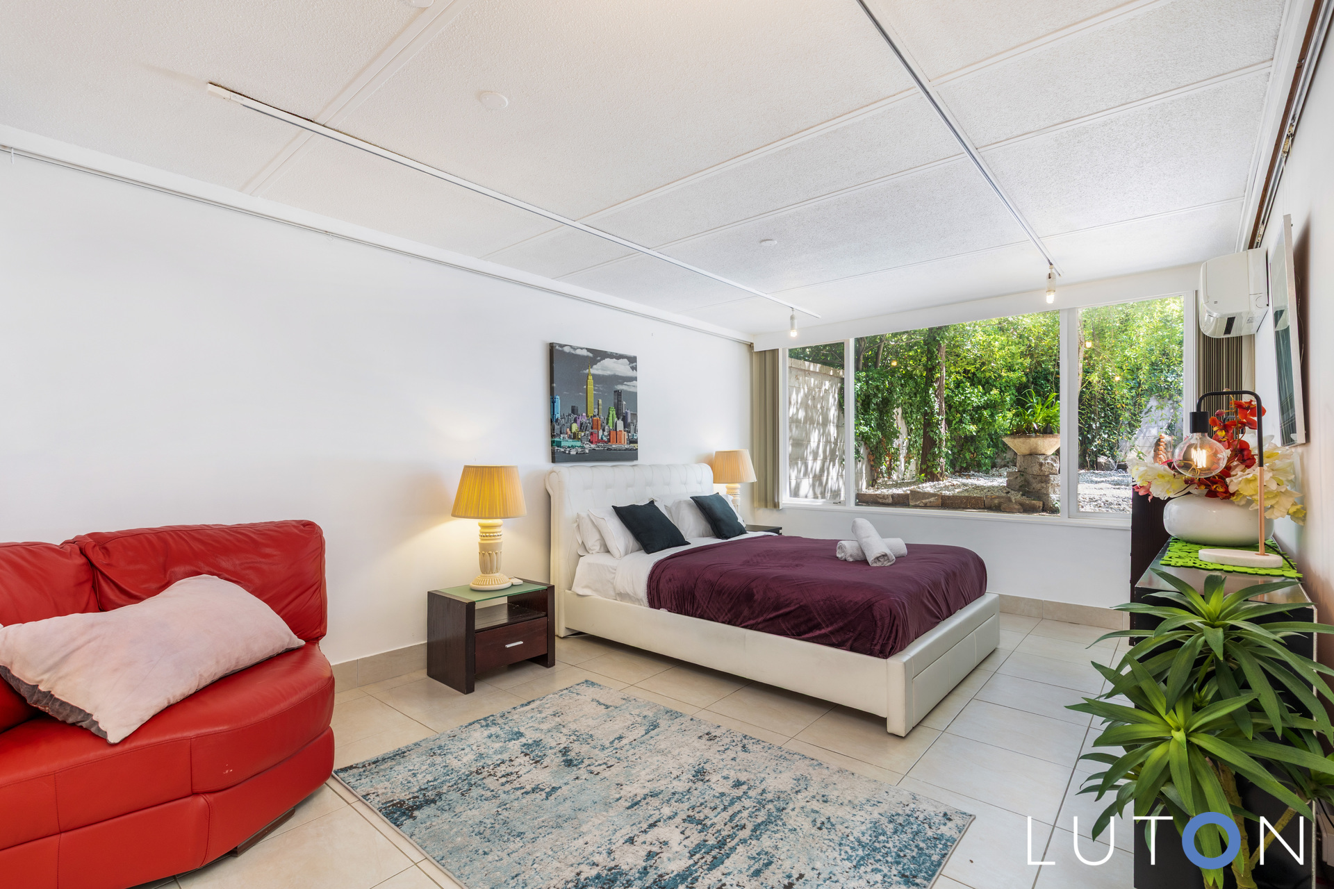 Photo of 10 Schlich Street,, Yarralumla
				
						ACT
			2600