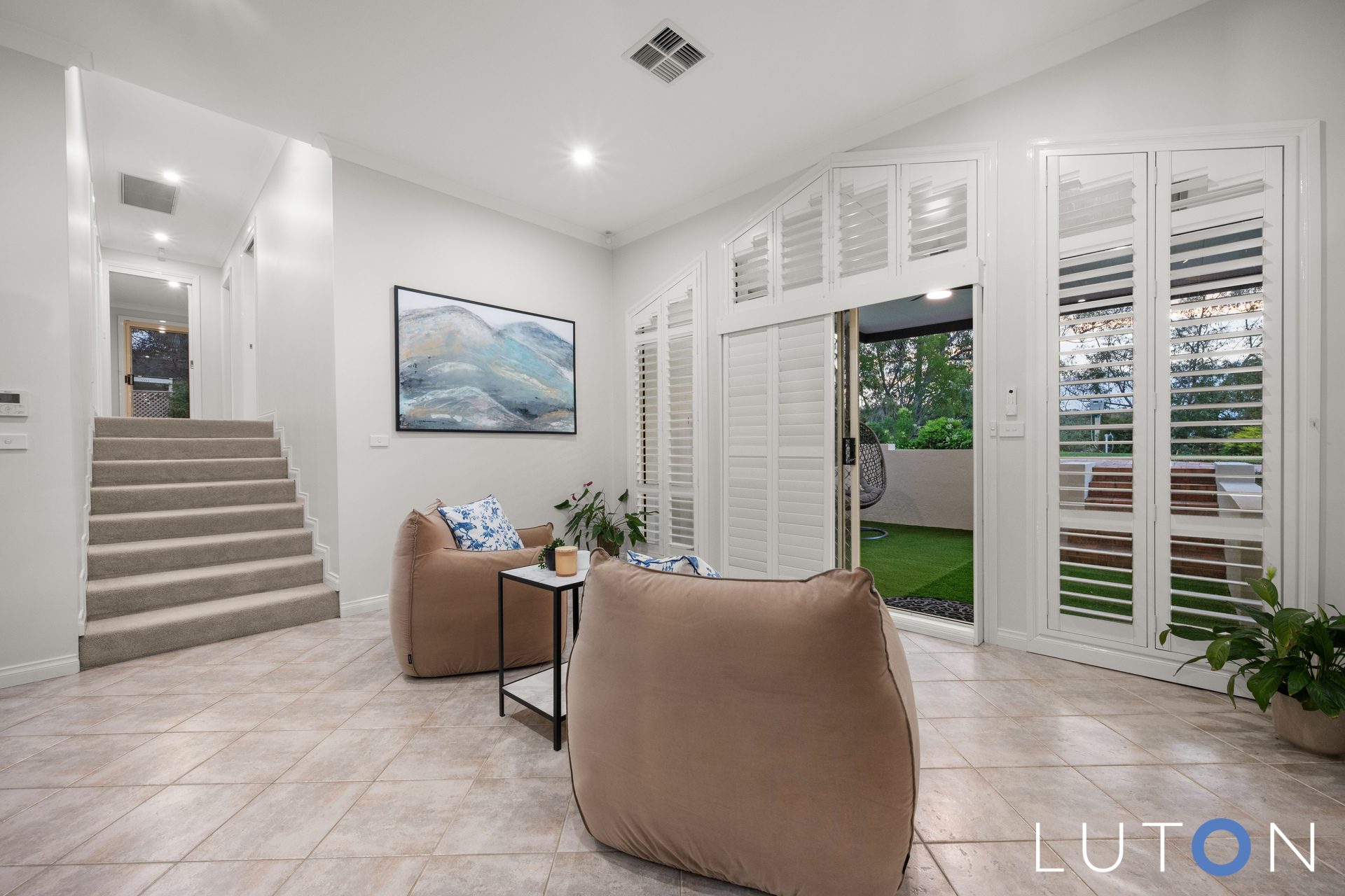 25 Taylor Place, Greenleigh NSW 2620